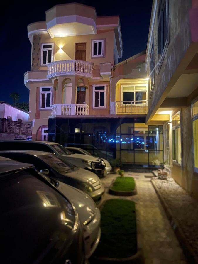 Moments Park Motel Дар-ес-Салам Екстер'єр фото